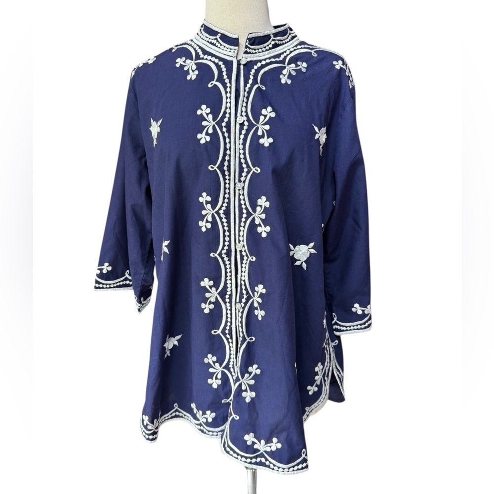 1970s Foyen’s of Hawaii, Made in Philippines, Navy Embroidered Tunic Button Down